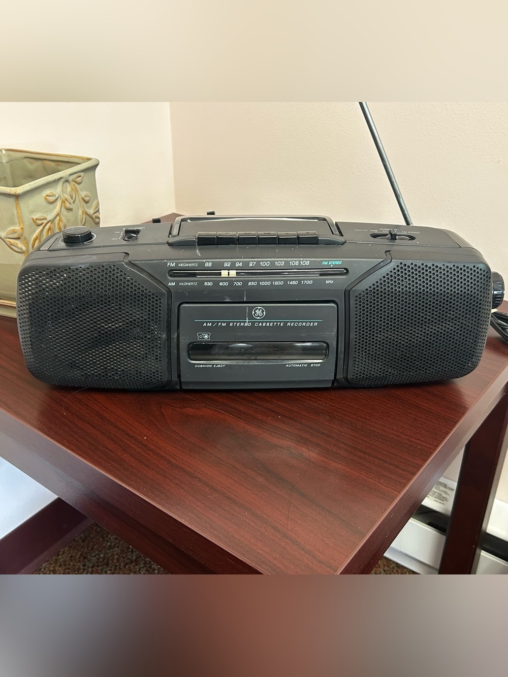 Vintage General Electric AM/FM Stereo Cassette Recorder Ghetto Blaster boombox